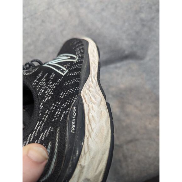 New Balance Womens W880e11 Black/White Running Shoes Size 9.5 Fresh Foam - Picture 6 of 8